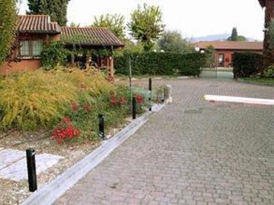 фото отеля Le Corti del Lago Apartments Padenghe sul Garda