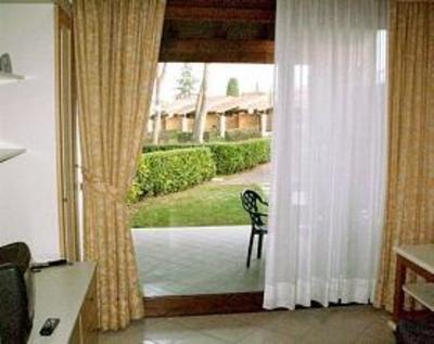 фото отеля Le Corti del Lago Apartments Padenghe sul Garda
