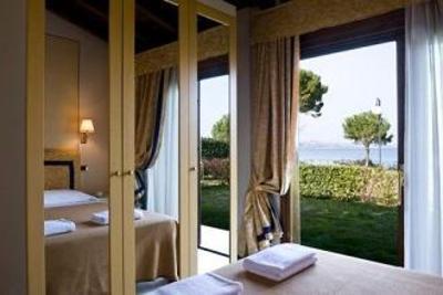 фото отеля Le Corti del Lago Apartments Padenghe sul Garda