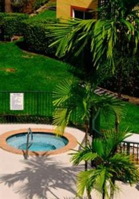 фото отеля Shamrock Corporate Housing Miami Kendall
