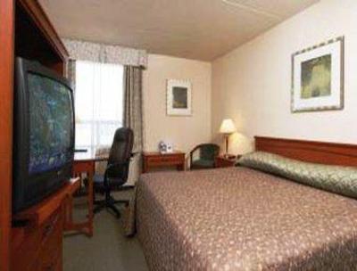 фото отеля Travelodge Toronto North/North York