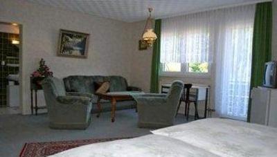 фото отеля Pension Ramona Bad Soden-Salmunster