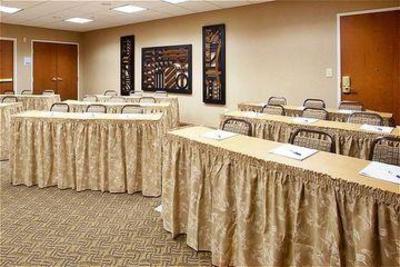 фото отеля Holiday Inn Express Hotel & Suites Lewisburg