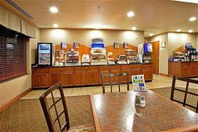 фото отеля Holiday Inn Express Hotel & Suites Lewisburg