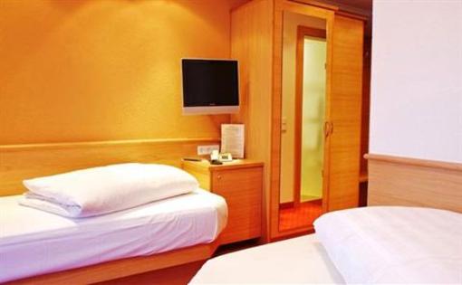 фото отеля Hotel Garni Angela