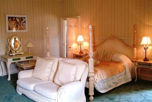 фото отеля Fernie Castle Hotel Cupar