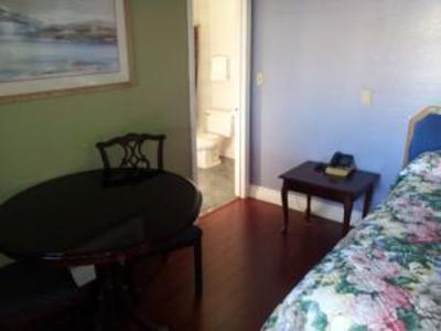 фото отеля Travel Eagle Inn Motel