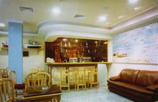 фото отеля Hostal Los Corchos Playa