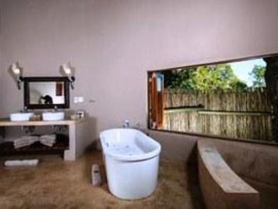 фото отеля Simbavati River Lodge