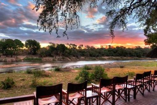 фото отеля Simbavati River Lodge