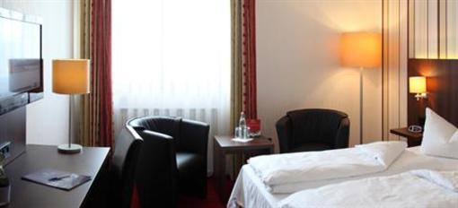 фото отеля Lobinger Hotel Weisses Ross Langenau