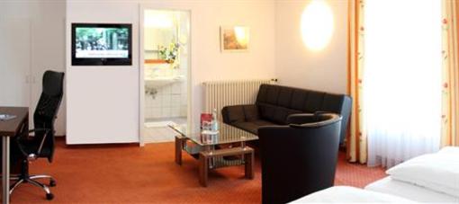 фото отеля Lobinger Hotel Weisses Ross Langenau