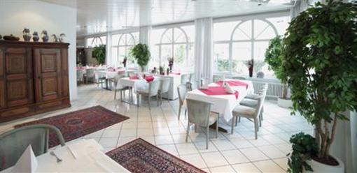 фото отеля Lobinger Hotel Weisses Ross Langenau