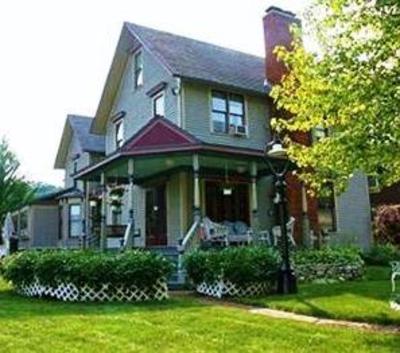 фото отеля Victorian Rose Garden Bed & Breakfast