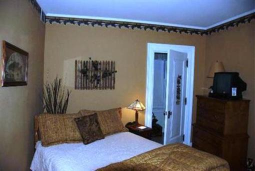 фото отеля Glens Falls Inn
