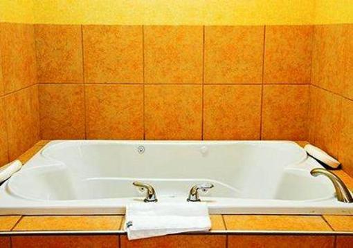 фото отеля Comfort Suites South Point