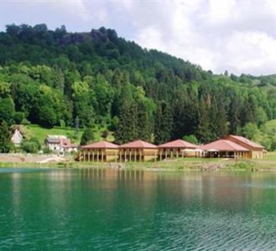 фото отеля Les Roulottes Du Lac Des Graves