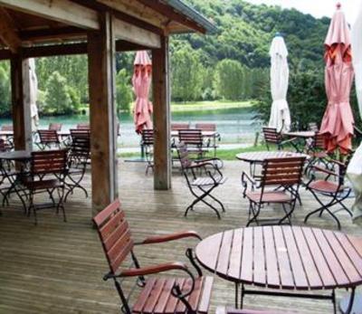 фото отеля Les Roulottes Du Lac Des Graves