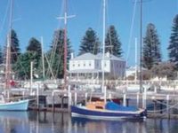 Oscars Waterfront Boutique Hotel