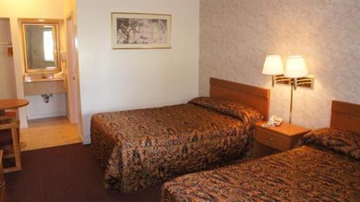 фото отеля Red Carpet Inn Albany Downtown