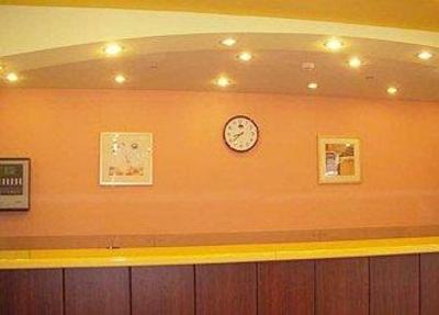 фото отеля Home Inn Jinhua Bayi South Street