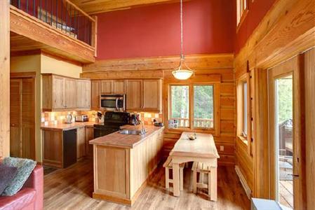 фото отеля Mount 7 Lodges Golden (British Columbia)