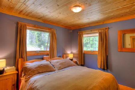 фото отеля Mount 7 Lodges Golden (British Columbia)