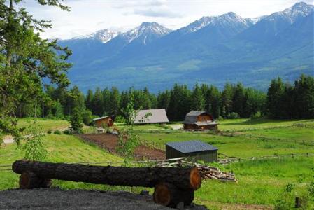 фото отеля Mount 7 Lodges Golden (British Columbia)