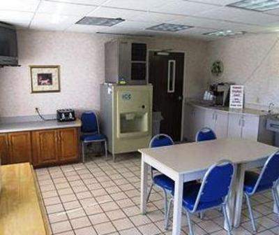 фото отеля Americas Best Inn Maryville (Missouri)