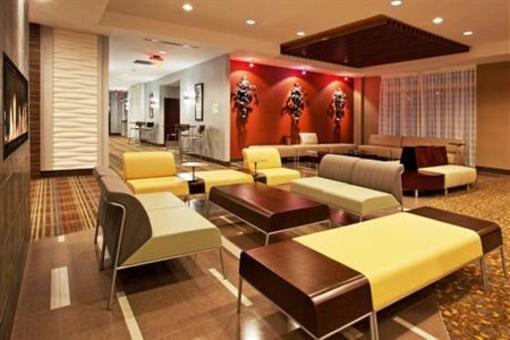 фото отеля Holiday Inn Detroit Metro Airport