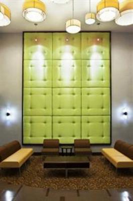 фото отеля Holiday Inn Detroit Metro Airport