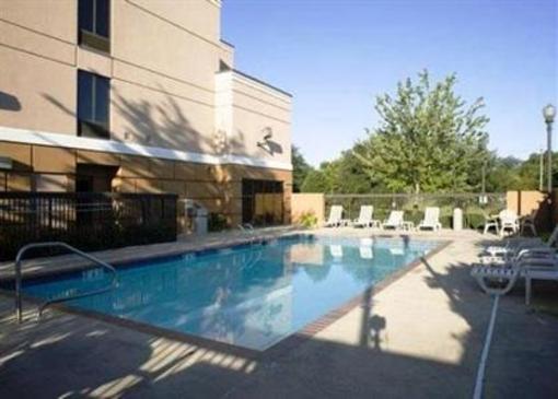 фото отеля Comfort Suites Starkville