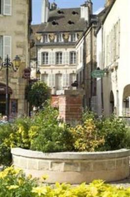 фото отеля Novotel Beaune