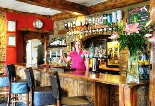 фото отеля Deddington Arms Hotel