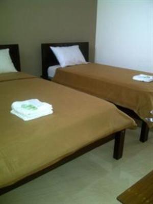 фото отеля Ndalem Suratin Guest House