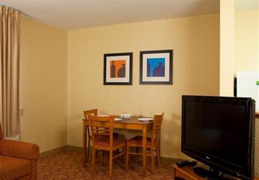 фото отеля TownePlace Suites Sterling Dulles North