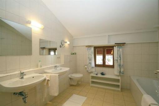 фото отеля Gästehaus Flora Hotel Reit im Winkl
