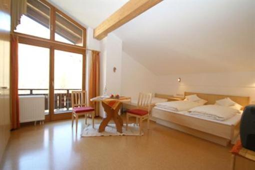 фото отеля Gästehaus Flora Hotel Reit im Winkl