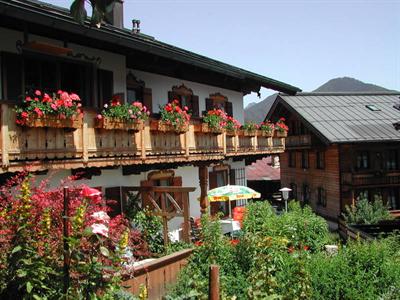 фото отеля Gästehaus Flora Hotel Reit im Winkl
