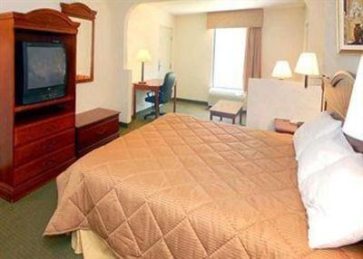 фото отеля Econo Lodge Inn & Suites Gulfport