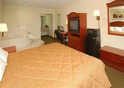 фото отеля Econo Lodge Inn & Suites Gulfport