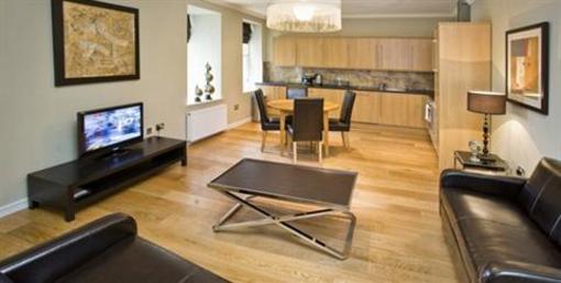 фото отеля St Giles Dovecot Apartments Edinburgh