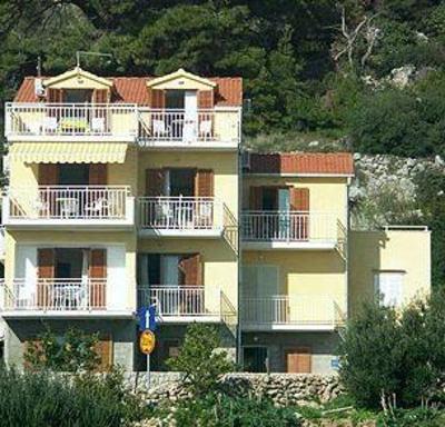 фото отеля Apartments Frane
