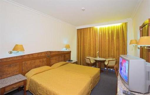 фото отеля Kapetanios Hotel Limassol