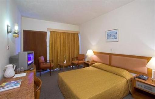 фото отеля Kapetanios Hotel Limassol