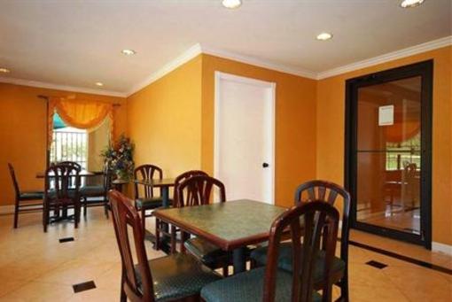 фото отеля Best Western Denham Springs