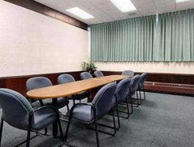 фото отеля Ramada Edmonton South