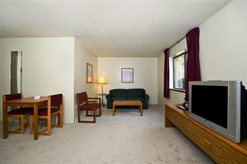 фото отеля Americas Best Value Inn Whitehall