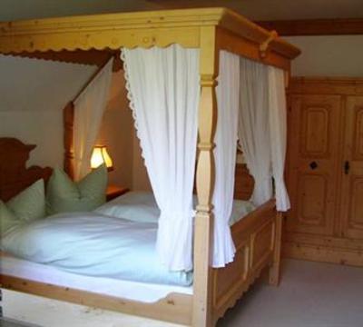 фото отеля Hotel Und Restaurant Köhlerhütte Fürstenbrunn Grünhain-Beierfeld