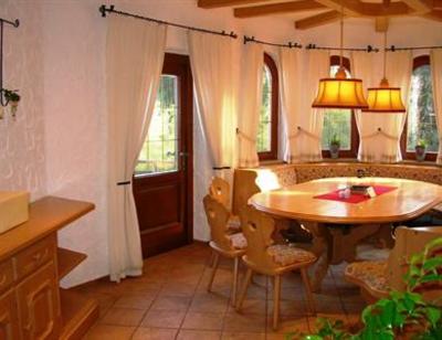 фото отеля Hotel Und Restaurant Köhlerhütte Fürstenbrunn Grünhain-Beierfeld